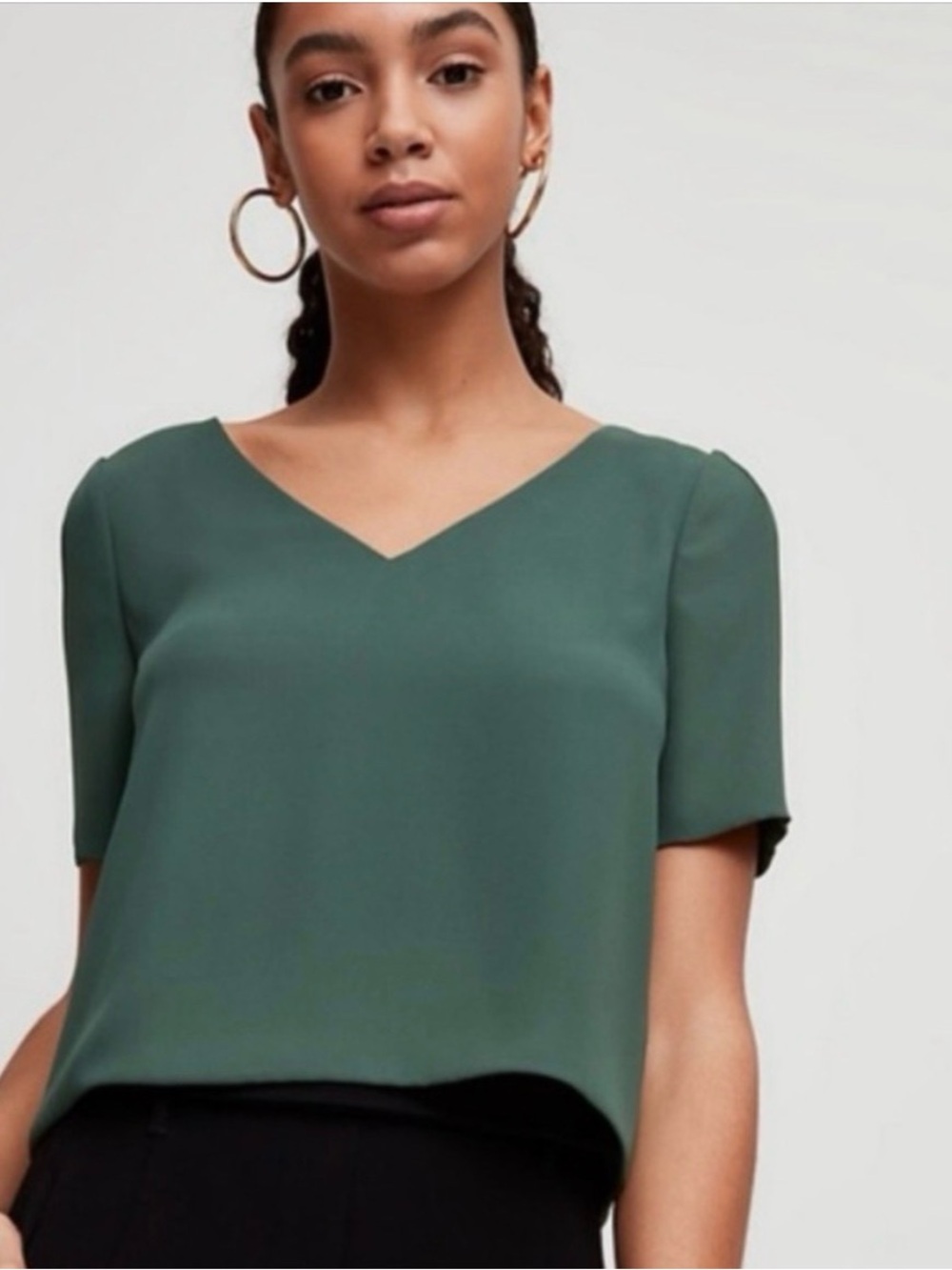 Aritzia Babaton Randy Blouse V-Neck Short Sleeve Top in Green